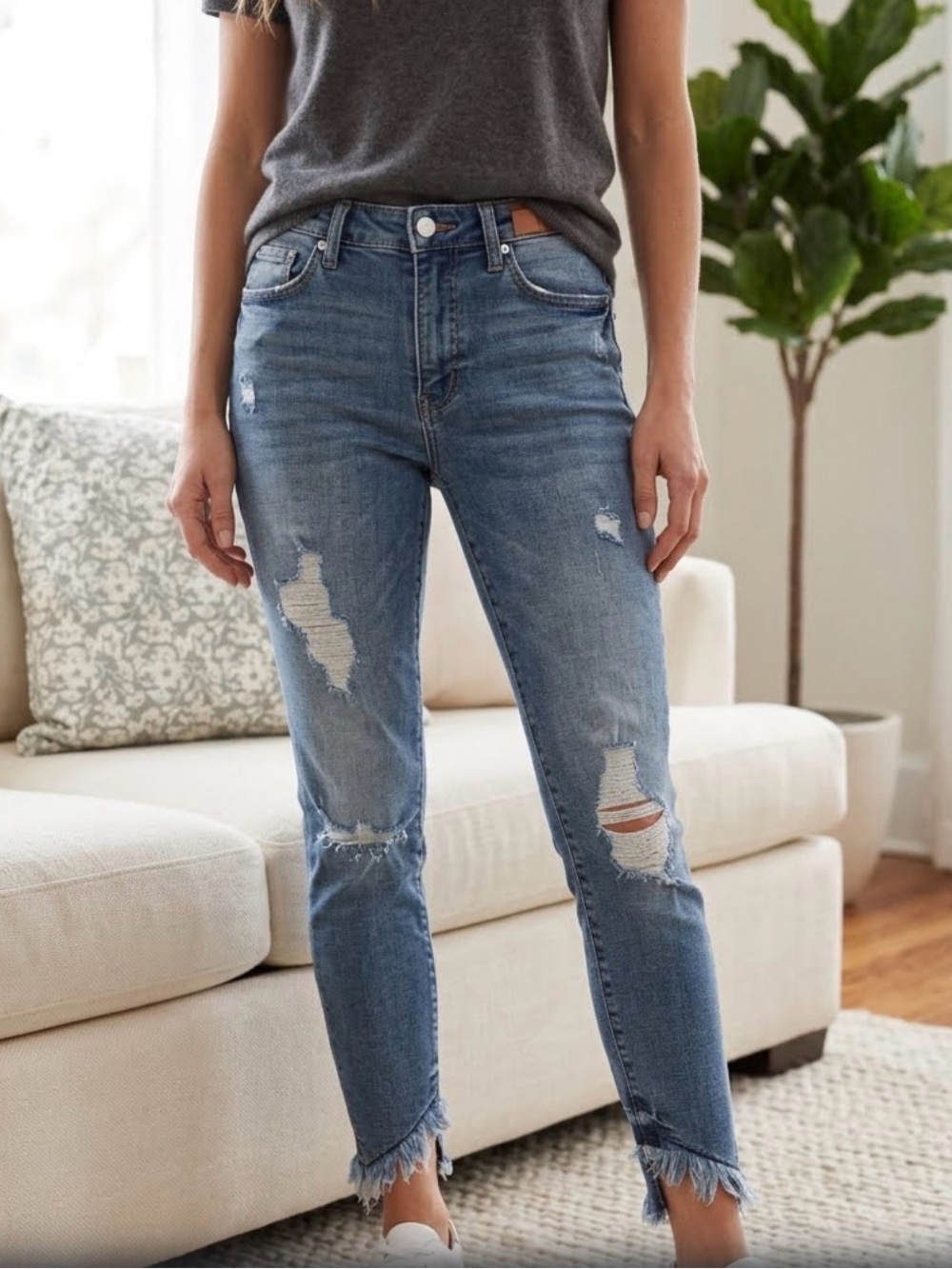 KanCan Women's Medium Blue Distressed Skinny Jeans with Frayed Hem